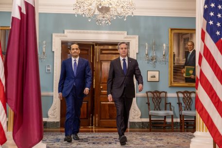 Le Qatar, un mediateur, neutre?, entre ennemis acharnés